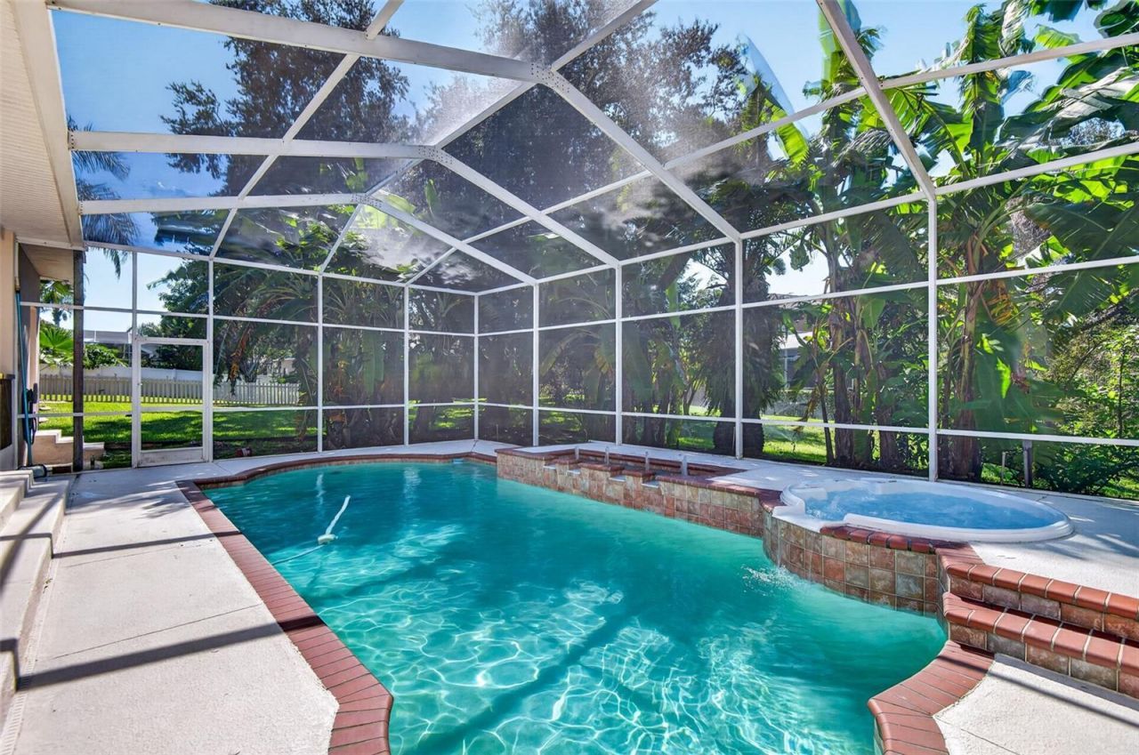 725 Citrus Wood Lane, Valrico, FL 33594 Photo