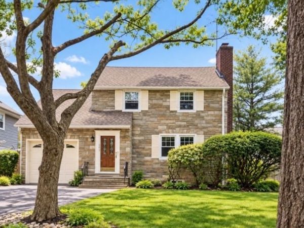 841 Monmouth Rd, Union, NJ 07083