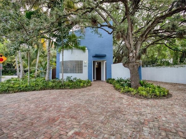 2200 Lincoln Ave , Miami, FL 33133