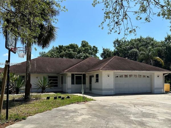 9227 State Rd 80 , Moore Haven, FL 33471