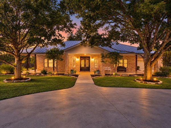 882 Cottonseed RUN, Martindale, TX 78655