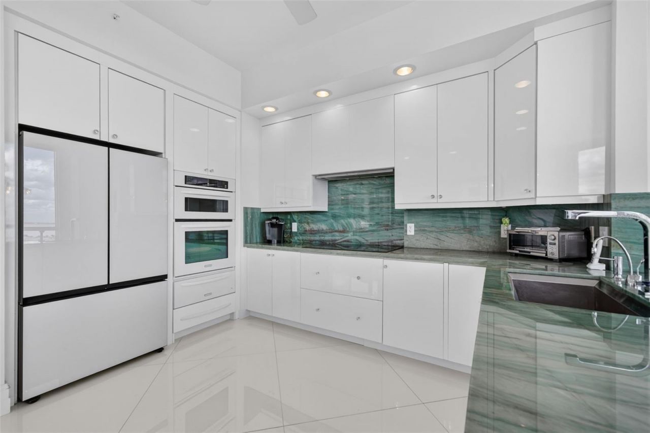 1281 Gulf Of Mexico Drive Drive, Unit 707, Longboat Key, FL 34228 Photo