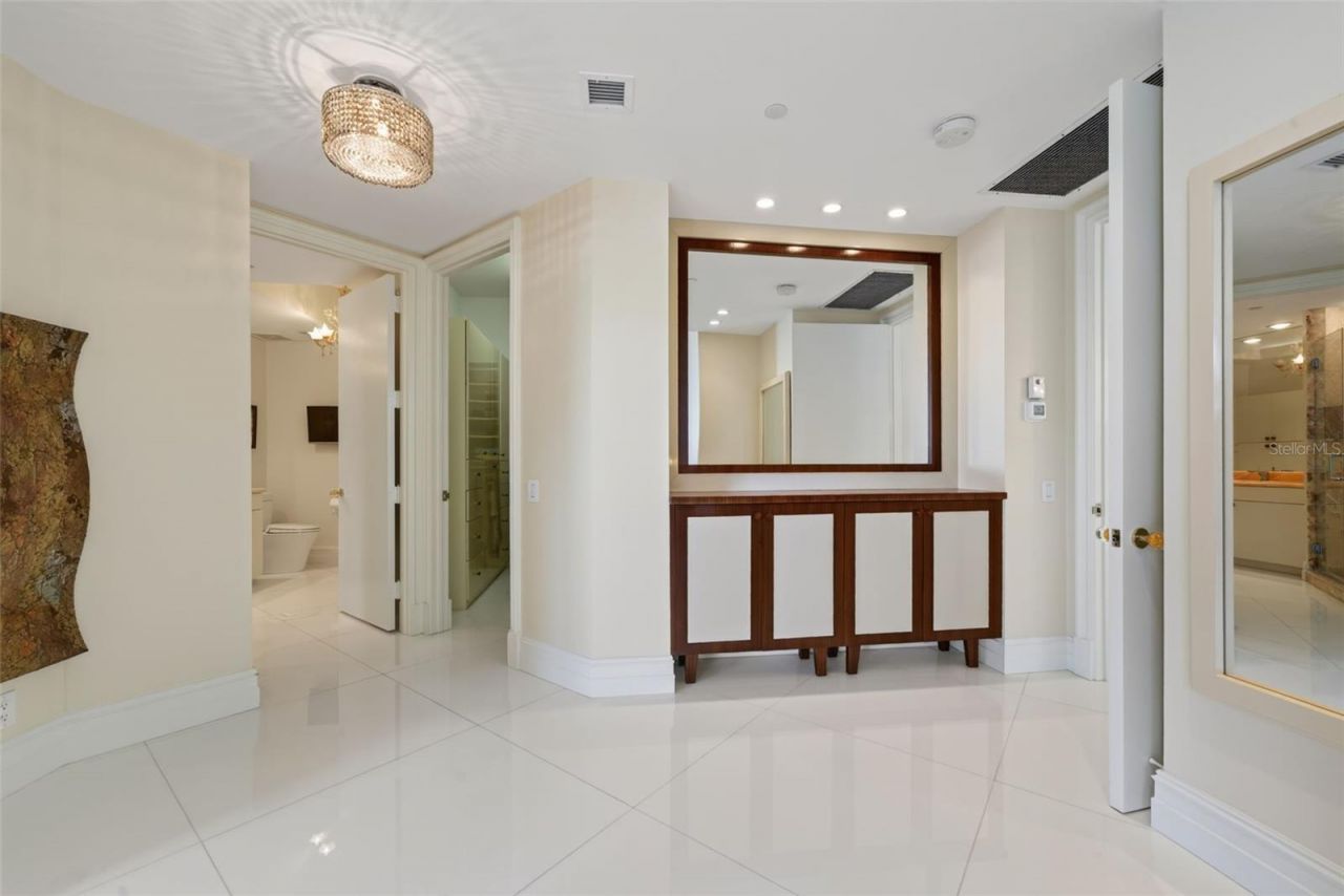 1281 Gulf Of Mexico Drive Drive, Unit 707, Longboat Key, FL 34228 Photo