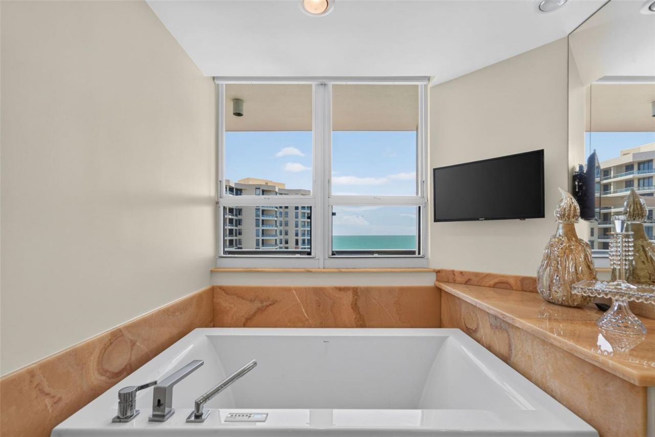 1281 Gulf Of Mexico Drive Drive, Unit 707, Longboat Key, FL 34228 Photo