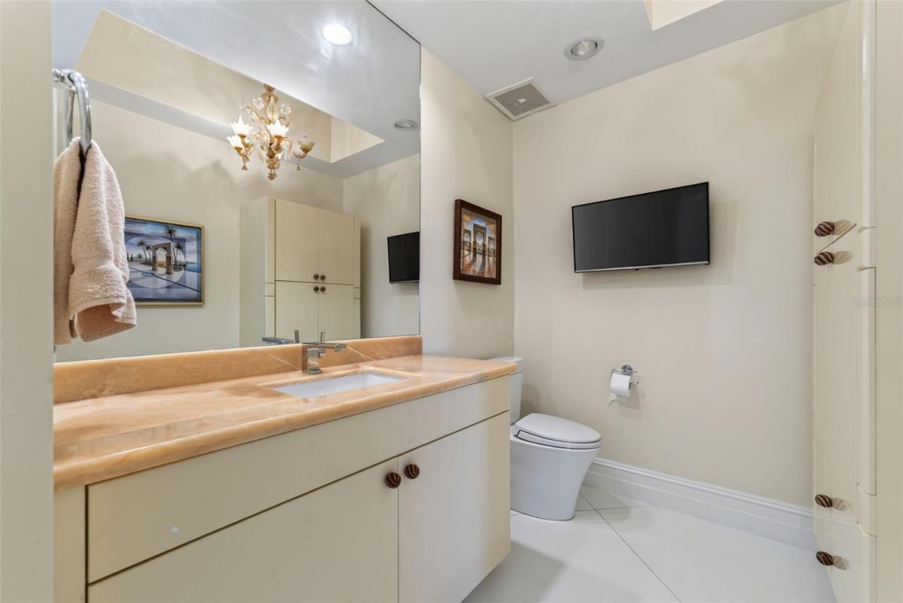 1281 Gulf Of Mexico Drive Drive, Unit 707, Longboat Key, FL 34228 Photo