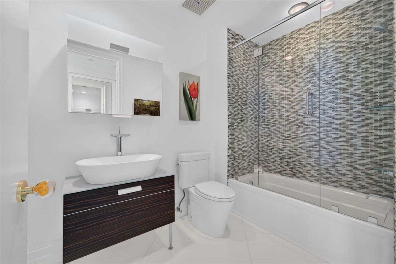 1281 Gulf Of Mexico Drive Drive, Unit 707, Longboat Key, FL 34228 Photo