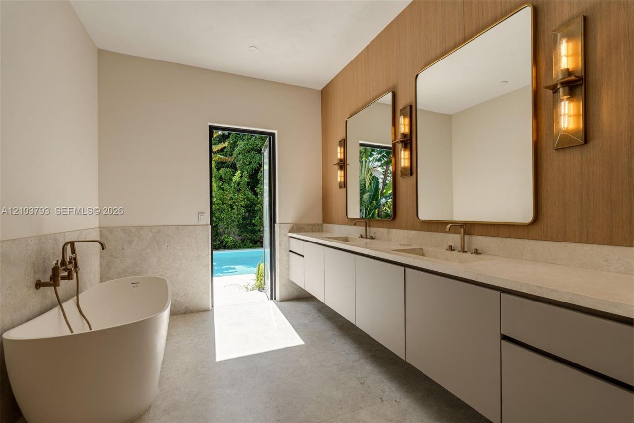 3426 Prairie Ave, Miami Beach, FL 33140 Photo