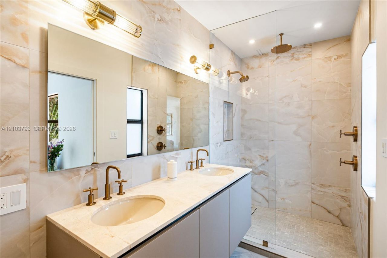 3426 Prairie Ave, Miami Beach, FL 33140 Photo