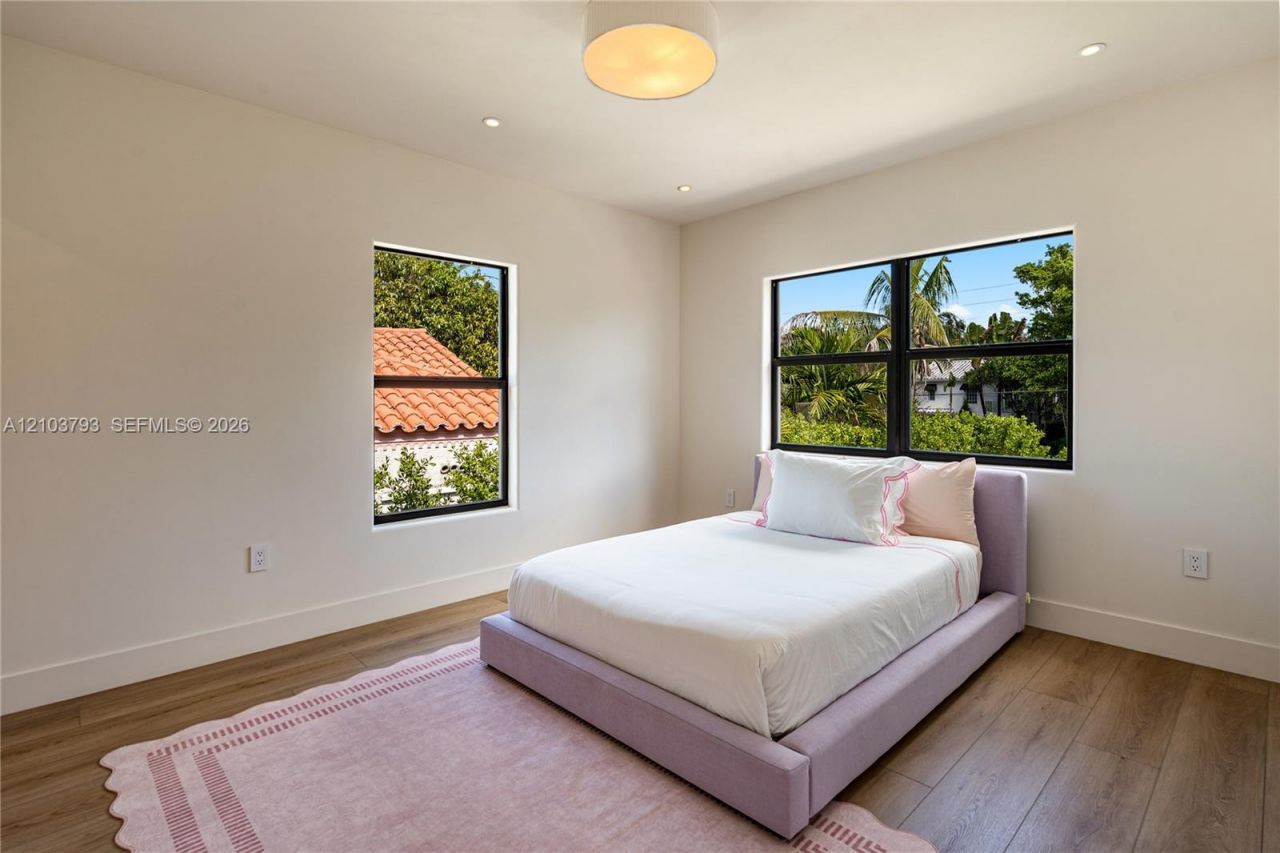 3426 Prairie Ave, Miami Beach, FL 33140 Photo