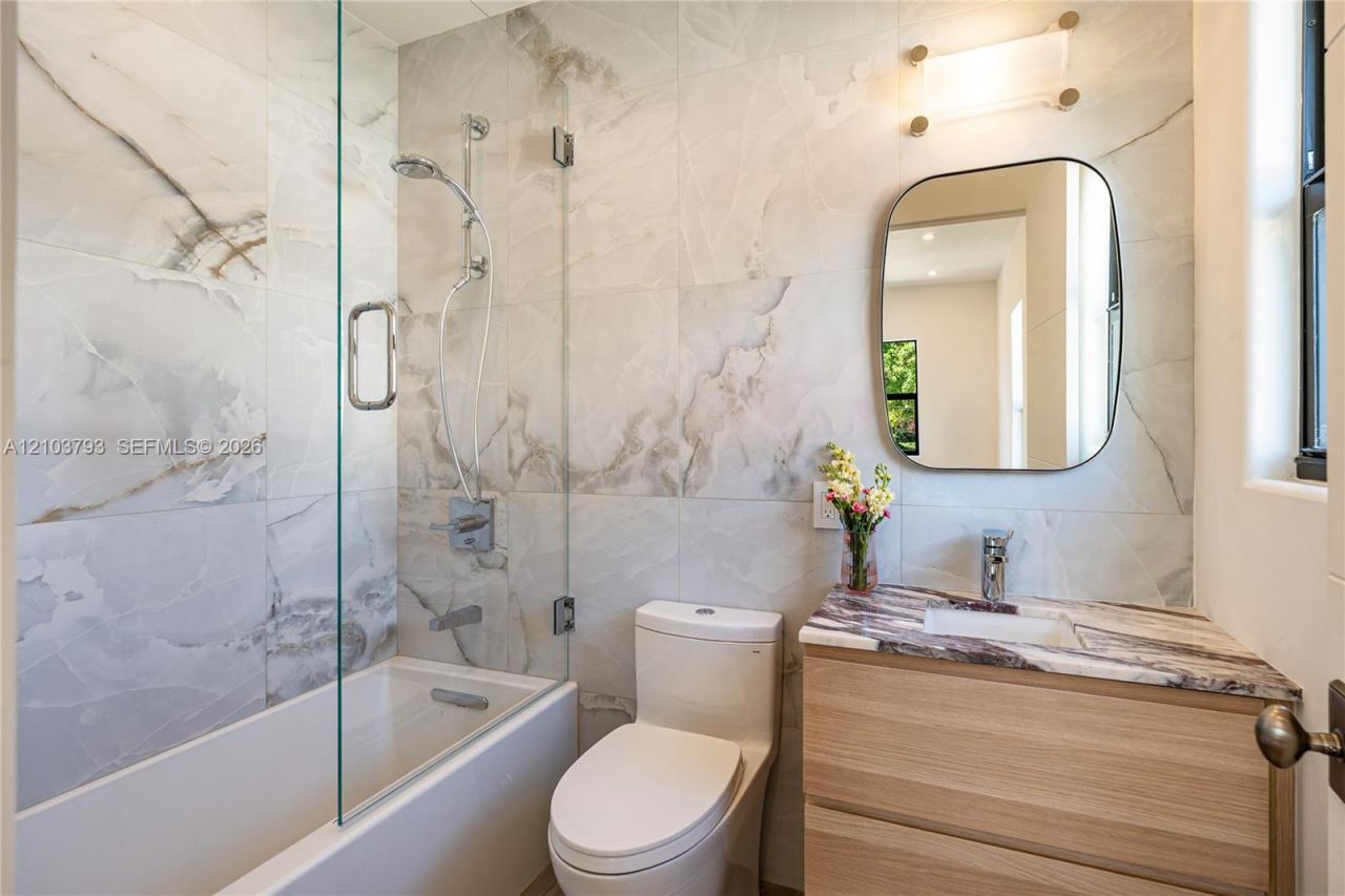 3426 Prairie Ave, Miami Beach, FL 33140 Photo