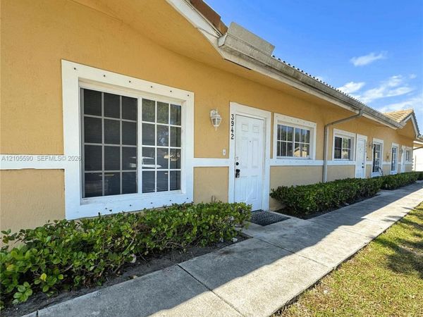 3942 SW 48th Ave, Pembroke Park, FL 33023