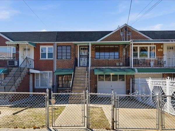 1058 E 211th Street, Bronx, NY 10469