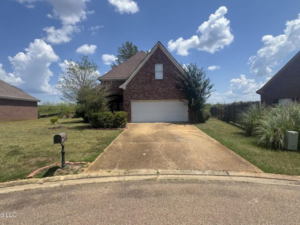 316 E Magnolia Place, Pearl, MS 39208