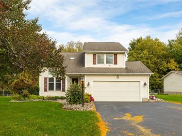 18 Dolman Dr, Rochester, NY 14624
