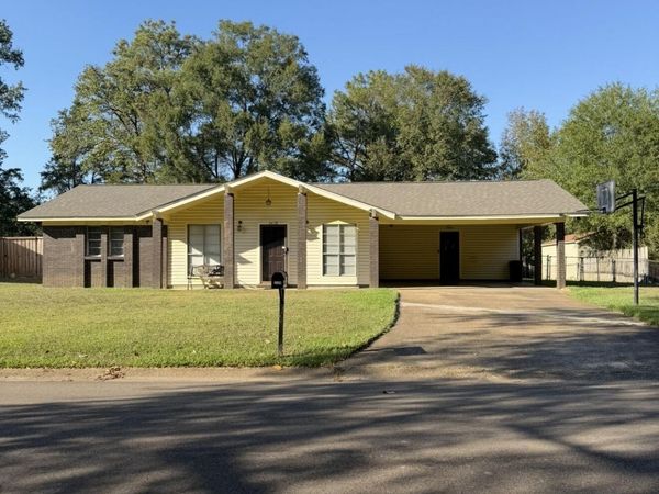 2438 Upper Drive, Pearl, MS 39208