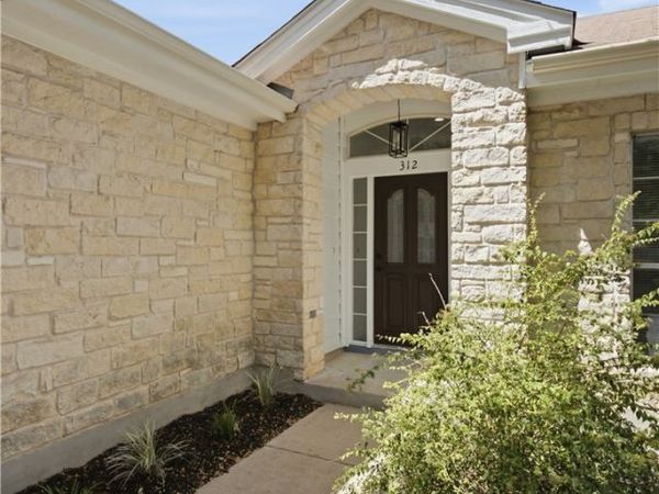 312 Debora Drive , Georgetown, TX 78628