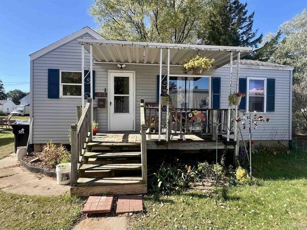 1813 14th Street, Menominee, MI 49858