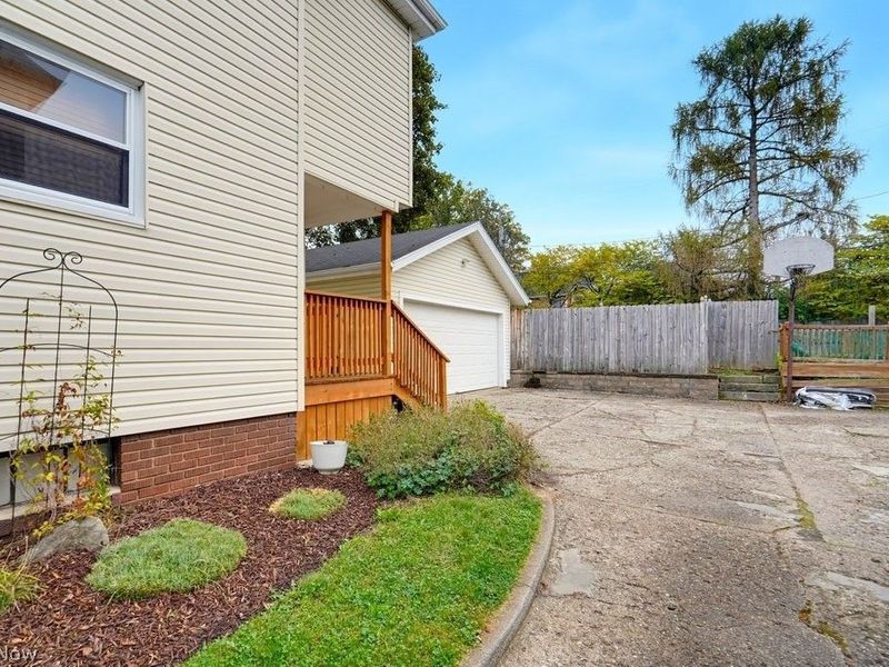 932 4th Street NE, Massillon, OH 44646 Photo 3
