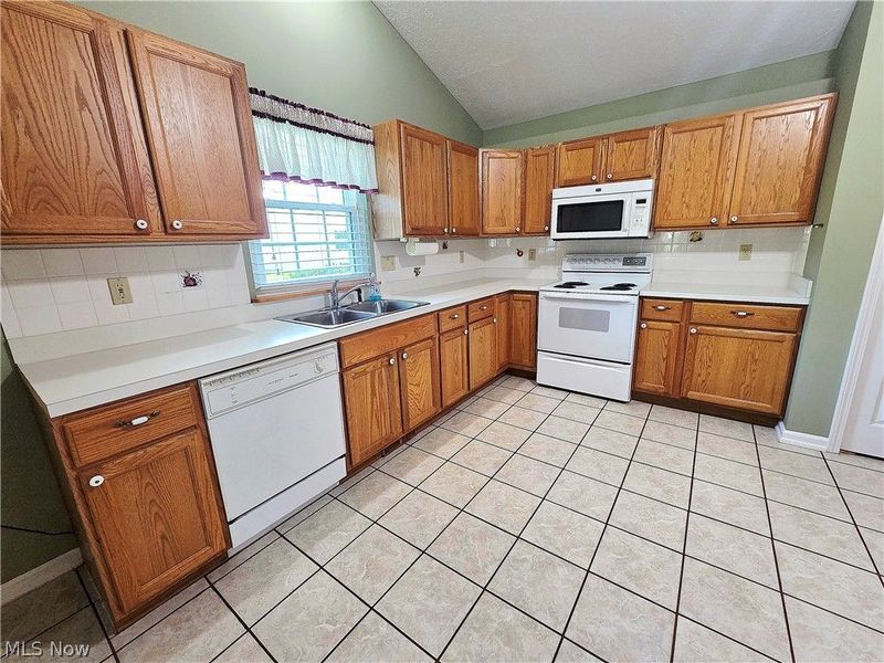 5650 Lauren Oval, Medina, OH 44256 Photo 13