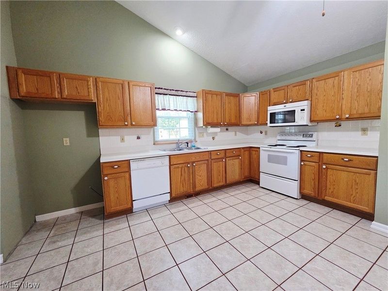 5650 Lauren Oval, Medina, OH 44256 Photo 14