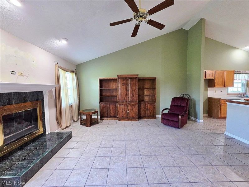 5650 Lauren Oval, Medina, OH 44256 Photo 2