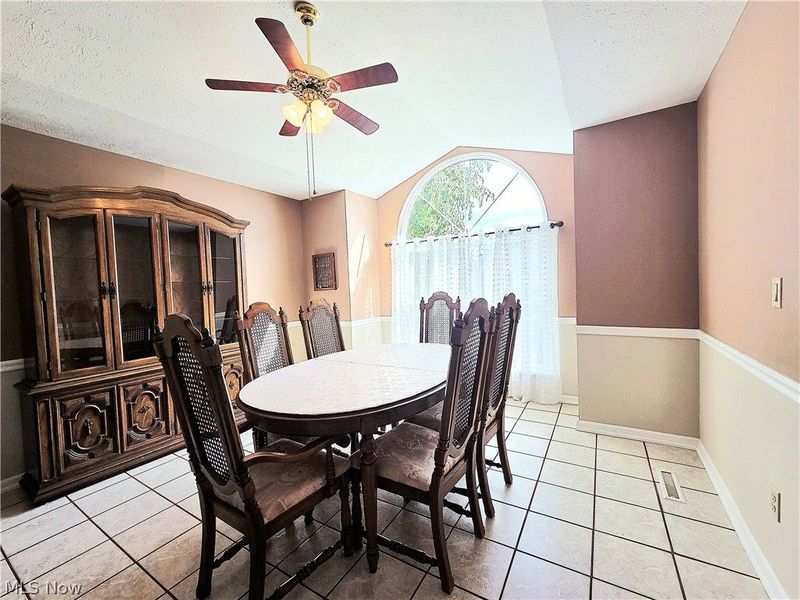 5650 Lauren Oval, Medina, OH 44256 Photo 8