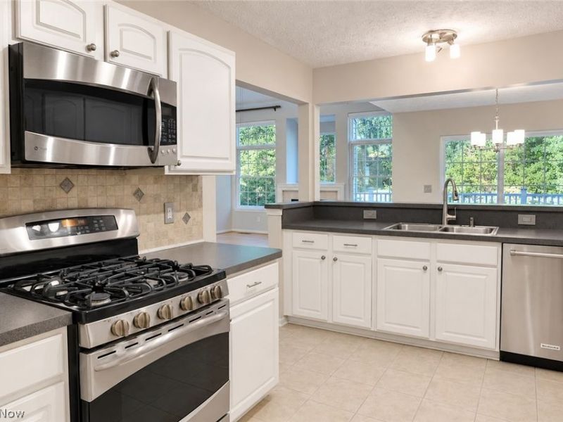 29433 Hummingbird Circle , Westlake, OH 44145 Photo 7
