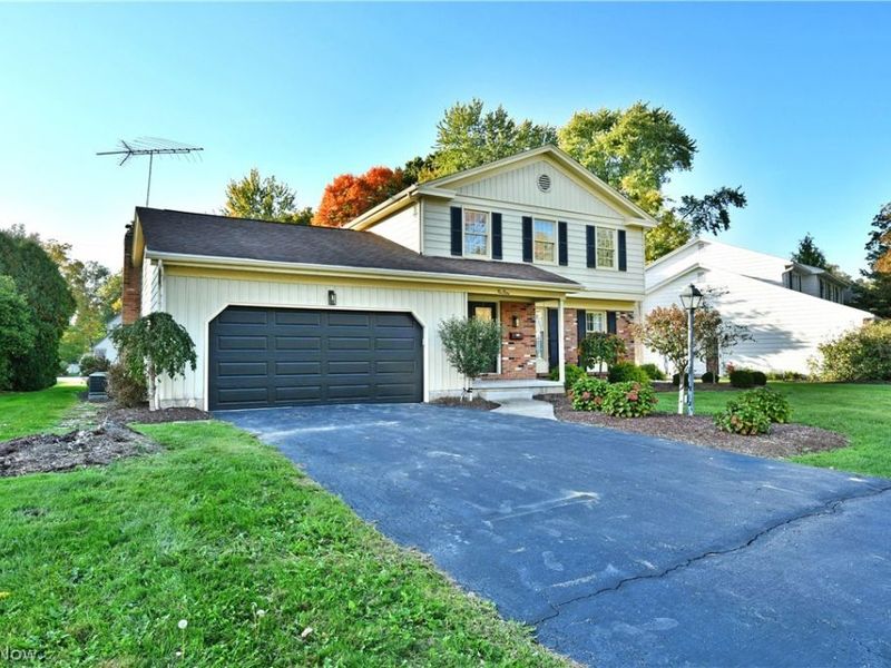 1050 Westport Drive, Boardman, OH 44511 Photo 3