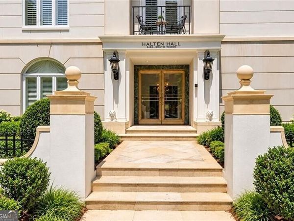 2960 S Pharr Court NW, Unit 3, Atlanta, GA 30305