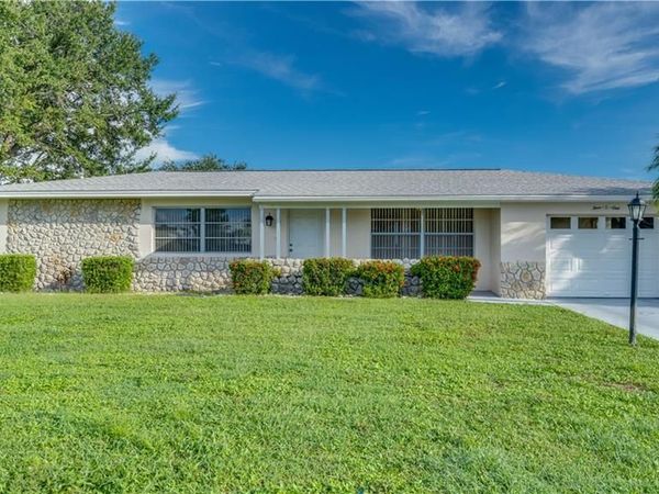401 Parkside ST, LEHIGH ACRES, FL 33936