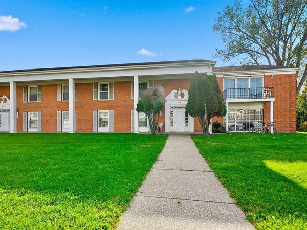 629 W 39th Place, Unit 103, Hobart, IN 46342