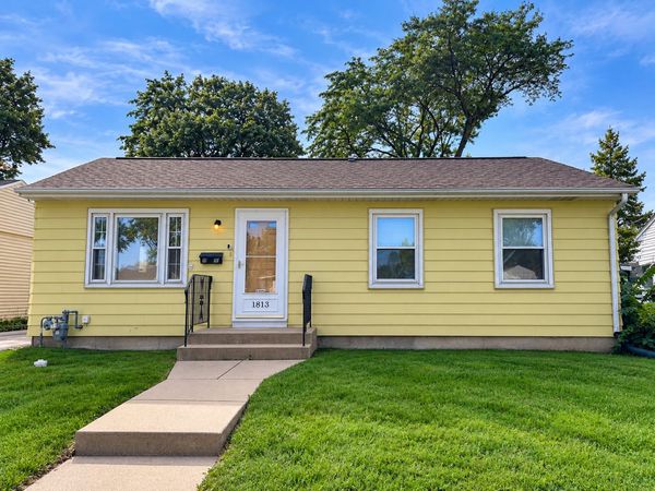 1813 Fargo Avenue , Des Plaines, IL 60018