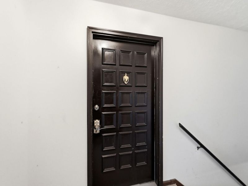625 Country Club Drive, Unit E4, Newark, OH 43055 Photo 2