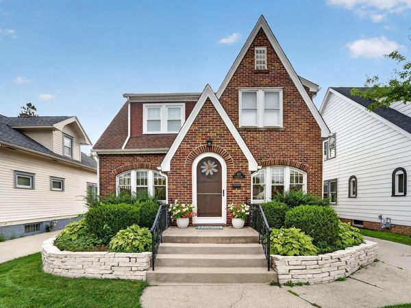 933 Lathrop AVENUE, Racine, WI 53405