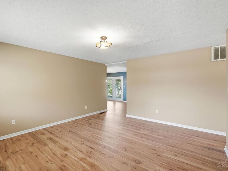 2525 Allenby Place, Miami Township, OH 45449 Photo 8