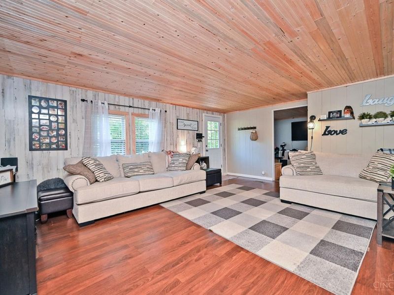 5619 Ivy Lane, Goshen Township, OH 45150 Photo 12