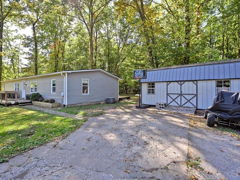 5619 Ivy Lane, Goshen Township, OH 45150 Photo 6