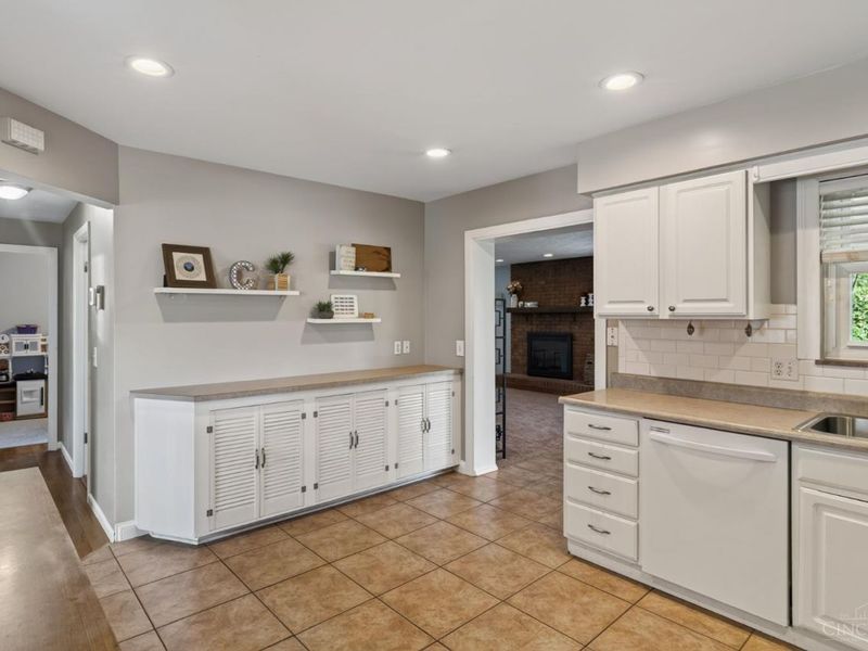 5662 Green Acres Court, Green Township, OH 45248 Photo 11