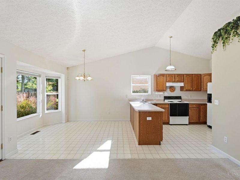 674 Parkland Drive, Union Township, OH 45244 Photo 9