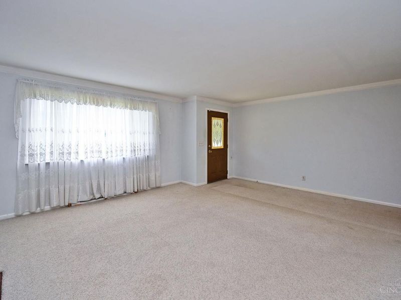 7123 Greenfringe Lane, Springfield Township, OH 45224 Photo 12