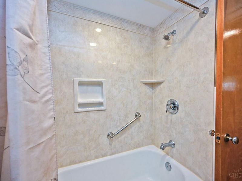 7123 Greenfringe Lane, Springfield Township, OH 45224 Photo 30