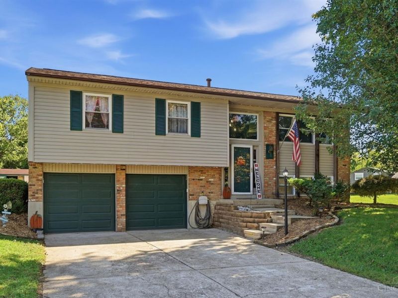 701 Miles Lane, Union Township, OH 45245 Photo 2