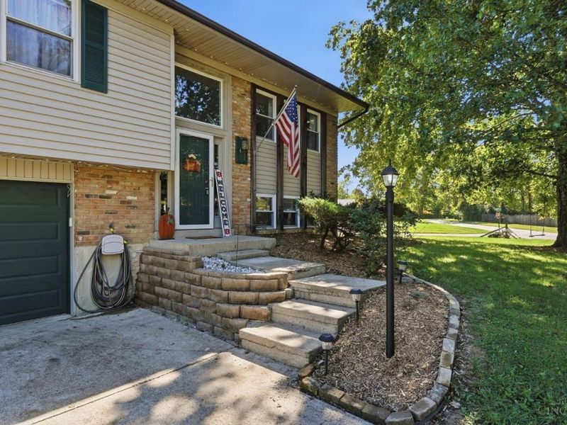 701 Miles Lane, Union Township, OH 45245 Photo 5