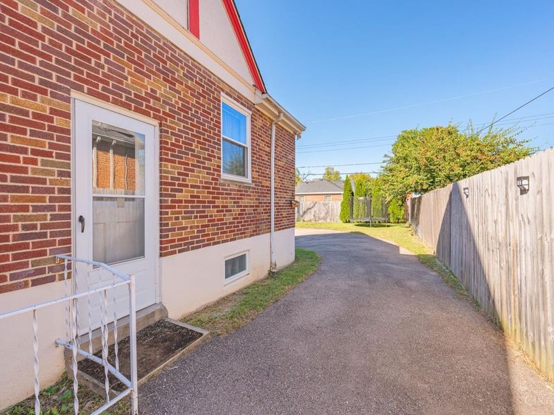 1824 Greenbriar Place, Cincinnati, OH 45237 Photo 46
