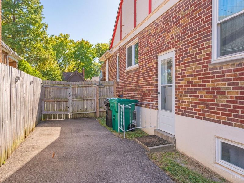 1824 Greenbriar Place, Cincinnati, OH 45237 Photo 47