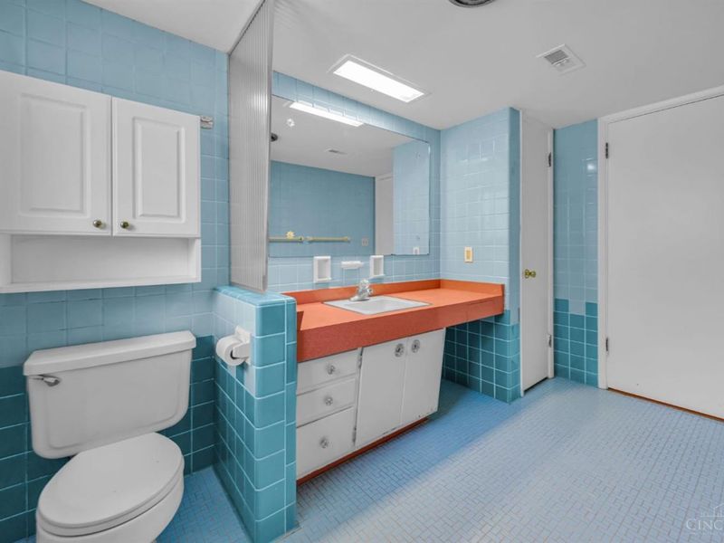 5900 Donjoy Drive, Blue Ash, OH 45242 Photo 16