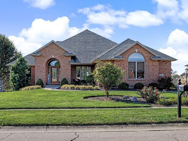 381 Sunset Drive, Carlisle, OH 45005