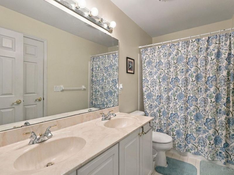 334 Glensford Court, Springdale, OH 45246 Photo 23
