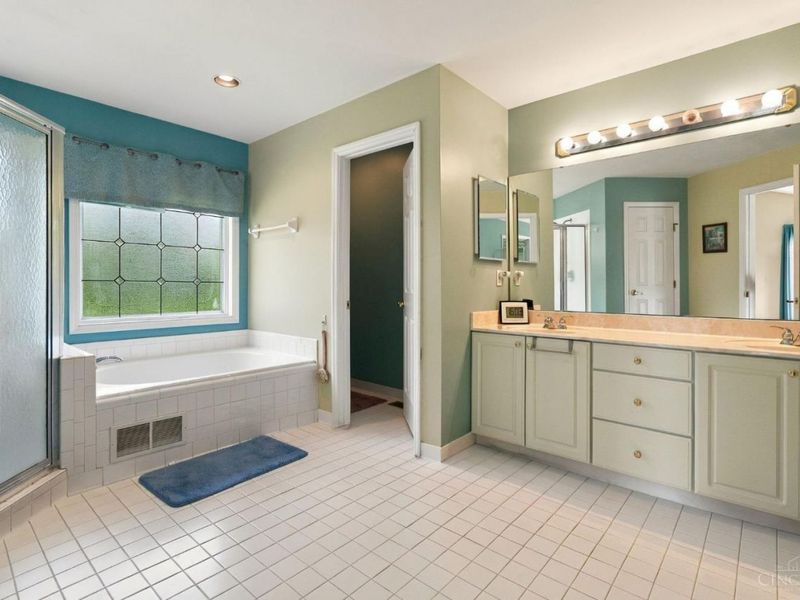 334 Glensford Court, Springdale, OH 45246 Photo 26