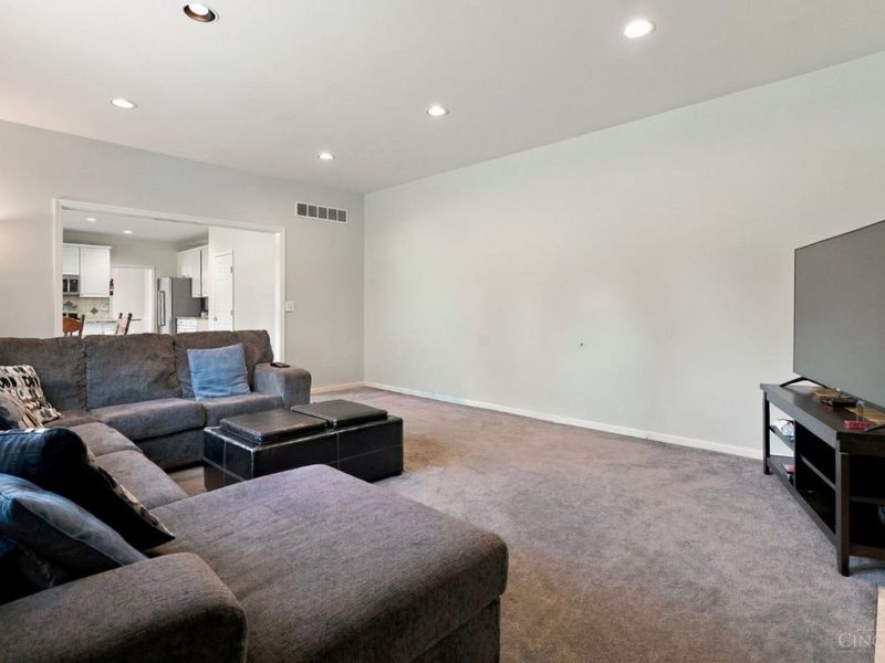 334 Glensford Court, Springdale, OH 45246 Photo 7